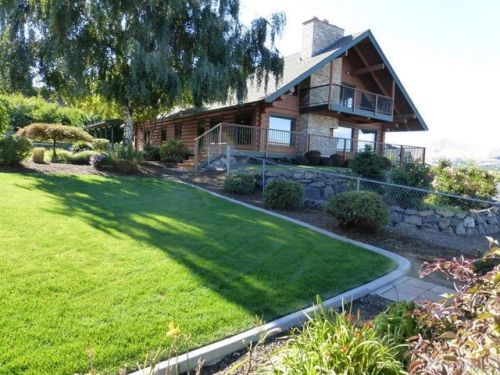 2220 Western Ave, Wenatchee WA  98801-1329 exterior