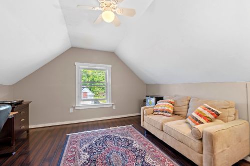 27 Main St, Newton NH  03858-3306 exterior