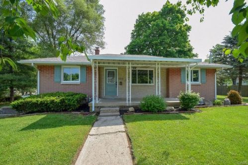 202 Troy St, Medway, OH 45341-1126
