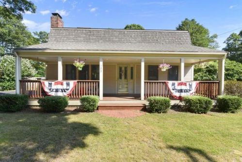 293 Sandwich Rd, Mashpee MA  02649-2229 exterior