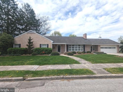 771 Fairview Ave, Gettysburg, PA 17325-2704