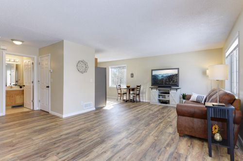 2533 Cobble Hill Ct, Saint Paul, MN 55125-4037