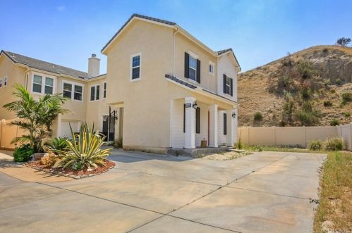 29454 Kristine Ct, Santa Clarita, CA 91387-1404