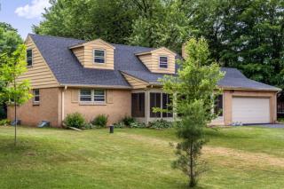 15255 Indian Creek Pkwy, Brookfield, WI 53005-3605