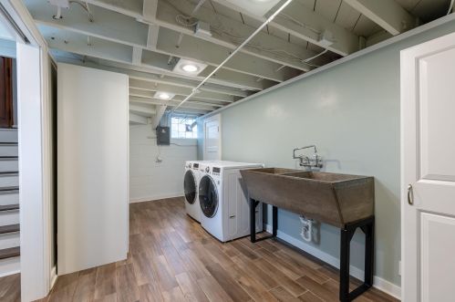 2003 68, Milwaukee WI 53213-1903 exterior