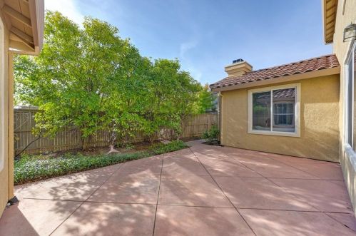 6040 Edgehill Dr, Folsom CA  95762-5474 exterior