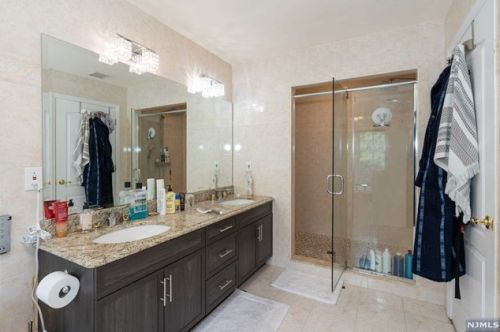 134 Demarest Ln, Montvale NJ  07645-2341 exterior