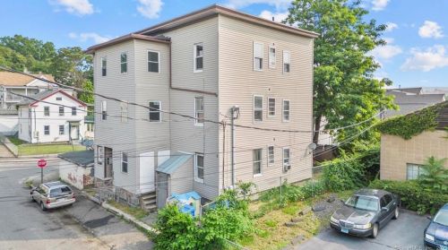 46 Leonard St, Waterbury CT  06708-3552 exterior