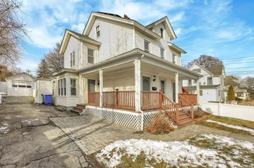 22 Ml Ave, Middletown NY  10940-5220 exterior