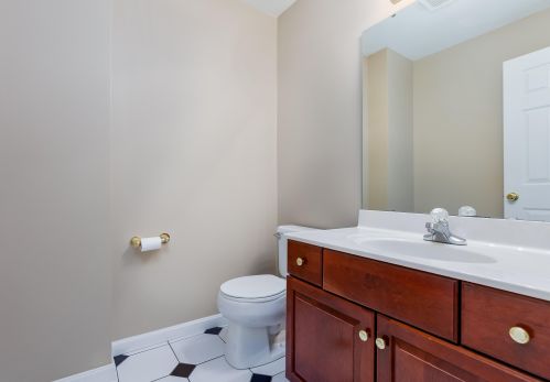 8526 Woodcreek Dr, Florence KY  41042-8237 exterior