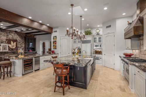 5909 Solcito Ln, Scottsdale AZ 85250-5514 exterior