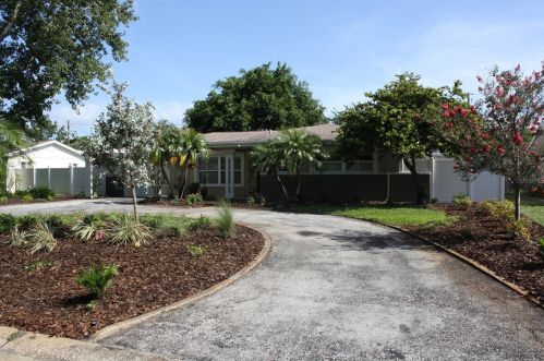 6045 2nd Ave, Saint Petersburg, FL 33707-1603