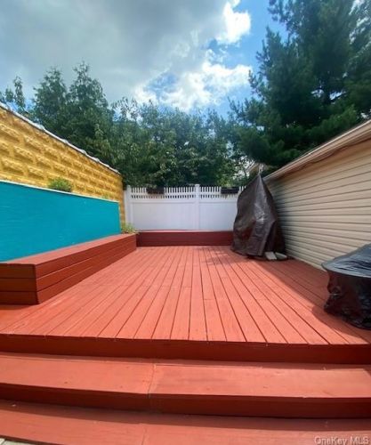 2824 Wellman Ave, Bronx NY  10461-5425 exterior