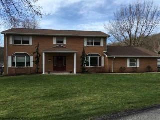 1417 Downwood Manor Dr, Morgantown WV  26508-5305 exterior