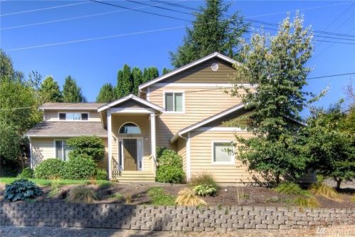 572 Lake Louise Dr, Lakewood, WA 98498-3152