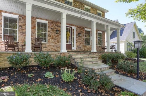 210 Parker St, Carlisle, PA 17013-3618