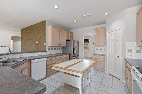 6417 Autumn Trl, Frisco TX  75056-7124 exterior