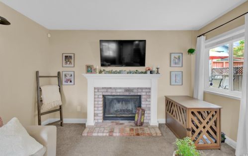 1718 Lindo St, Benicia CA  94510-2338 exterior