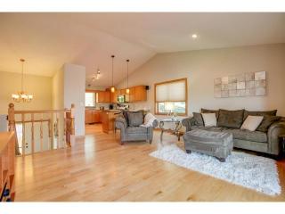 847 Wescott Sq, Saint Paul, MN 55123-1354