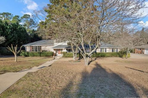 5809 Arbutus Trl, Fayetteville, NC 28311-1427