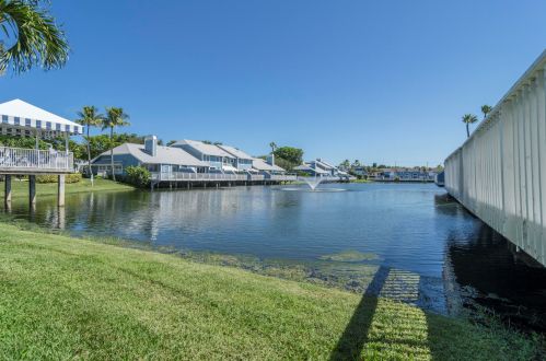 1208 Ocean Dunes Cir, Jupiter FL  33477-9129 exterior