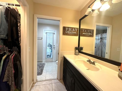 2062 Floresta Dr, Fort Pierce FL  34984-4706 exterior
