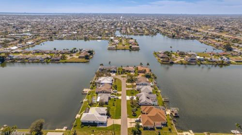 11 10th Ave, Cape Coral, FL 33909-2681