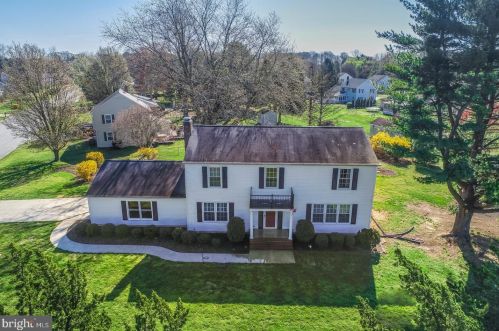 6 Douglas Ct, Dover, DE 19901-6404