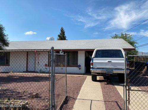 135 Blacklidge Dr, Tucson AZ 85705-3829 exterior