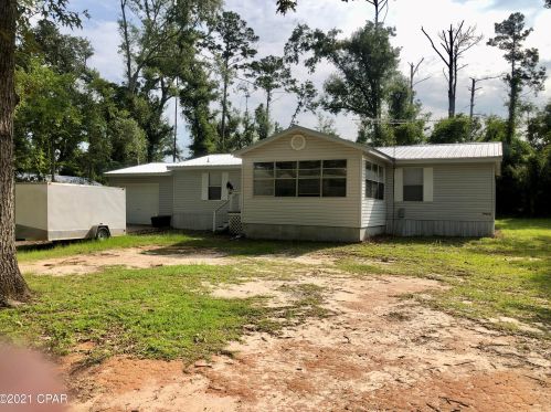 2960 Hillcrest Dr, Marianna, FL 32448