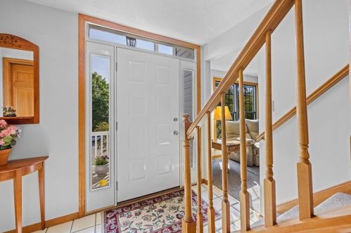 84 Donna Dr, Pittsburgh, PA 15237-6905