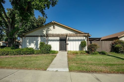 1861 5th St, Ontario, CA 91764-2271