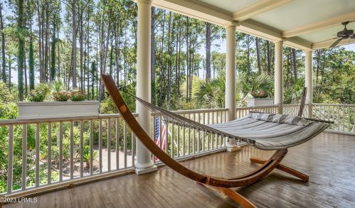 66 Bay Dr, Beaufort SC  29907-1755 exterior