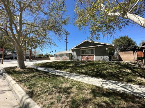 43607 24th St, Lancaster, CA 93536-5736