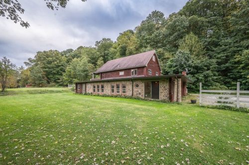 734 Girty Rd, Shelocta, PA 15774-3137