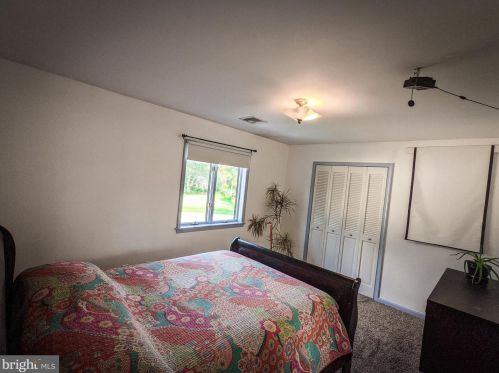 619 Davis Rd, Cheltenham PA  19012-1636 exterior