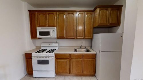 472 Gramatan Ave, Mount Vernon, NY 10552-2959