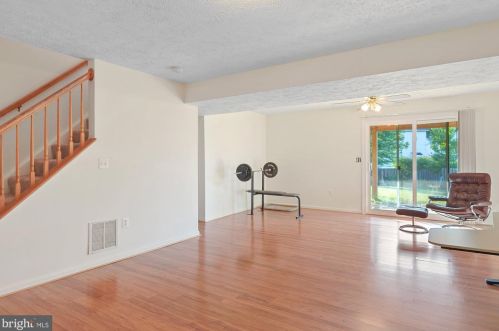 5762 Ralston Ct, Woodbridge VA  22193-3761 exterior