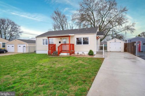 4 Gene Ave, New Castle, DE 19720-3438