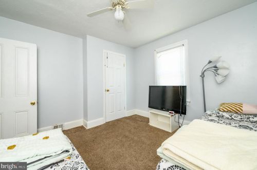 18 Barber Ave, West Deptford NJ  08096-2414 exterior