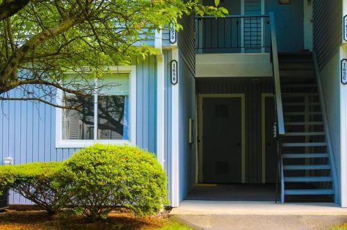 165 Carriage Ct, Yorktown Hgts NY  10598-5201 exterior