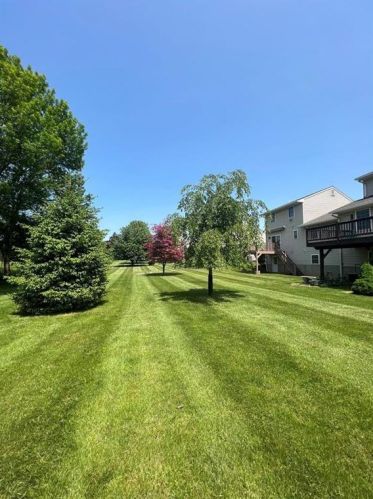 4 Saratoga Ct, Easton PA  18040-1046 exterior