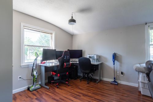 20 Houde St, Nashua NH 03060-3010 exterior