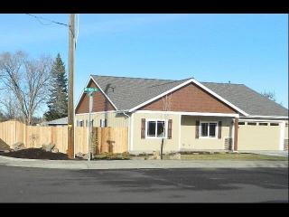 953 Negus Pl, Eagle Crest, OR 97756-1177