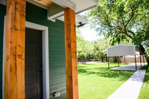 216 Monterey St, Denison TX  75020-6365 exterior