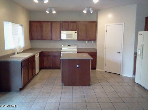 2016 94th Ave, Phoenix, AZ 85037-4423