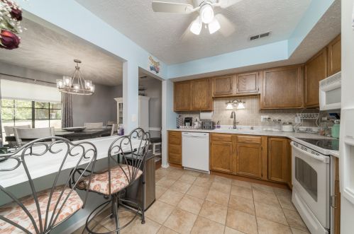 6341 Cliff Side Dr, Florence KY  41042-1105 exterior