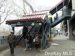 91 208th St, Bronx NY  10467-2721 exterior