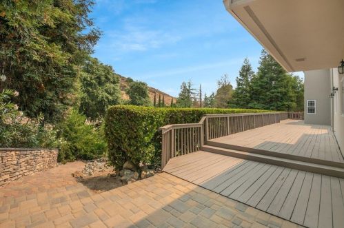 18660 Castle Lake Dr, Morgan Hill CA  95037-9472 exterior