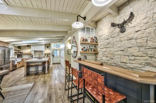 544 Tahoe Keys Blvd, South Lake Tahoe CA  96150-3313 exterior